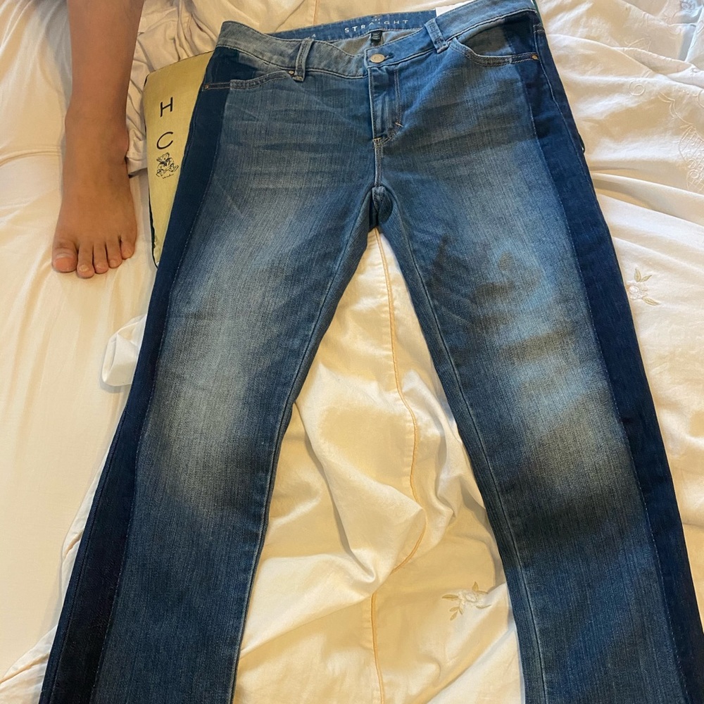 Straight leg jeans brand new size 4 (with tags!)